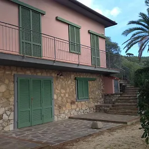 https://villa-mirella-capoliveri.it-tuscanyhotel.com
